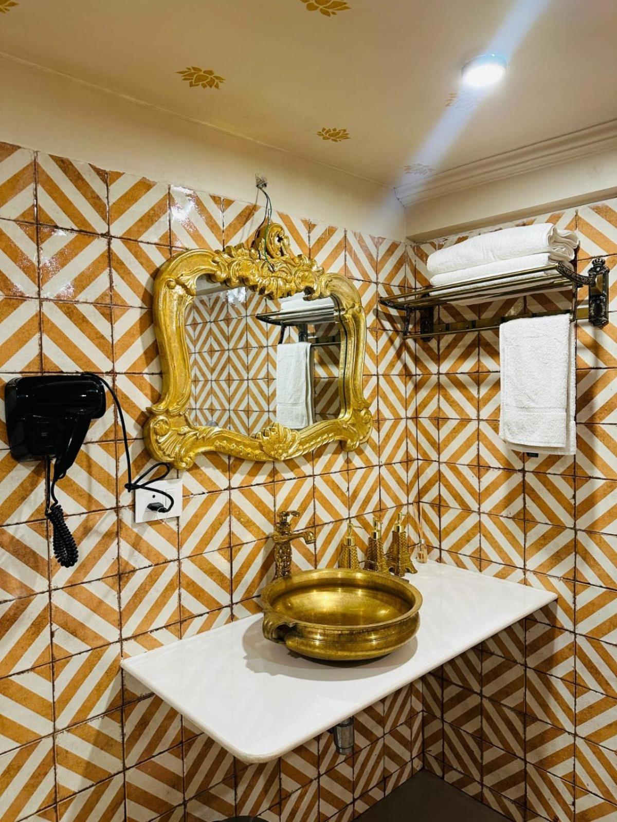 Stay Banaras - A Boutique Hotel Varanasi Eksteriør billede